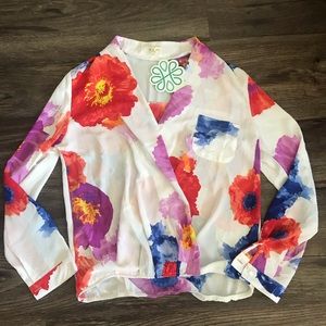NWT Tea n cup floral blouse medium!